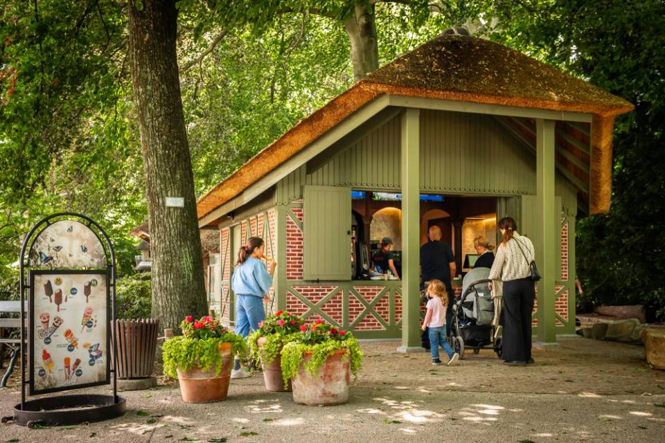 ZOO Antwerpen / Jonas Verhulst
